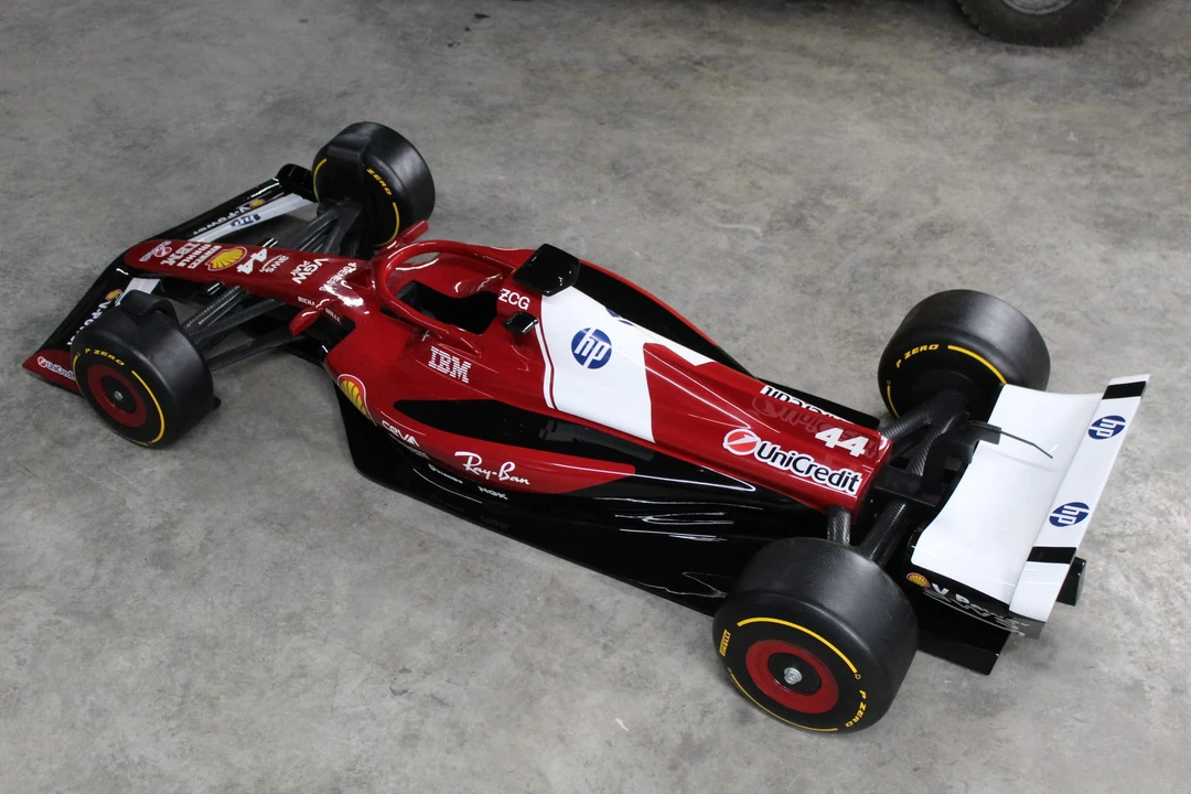 Parts & Memorabilia Scale Models - Image 6 of 31