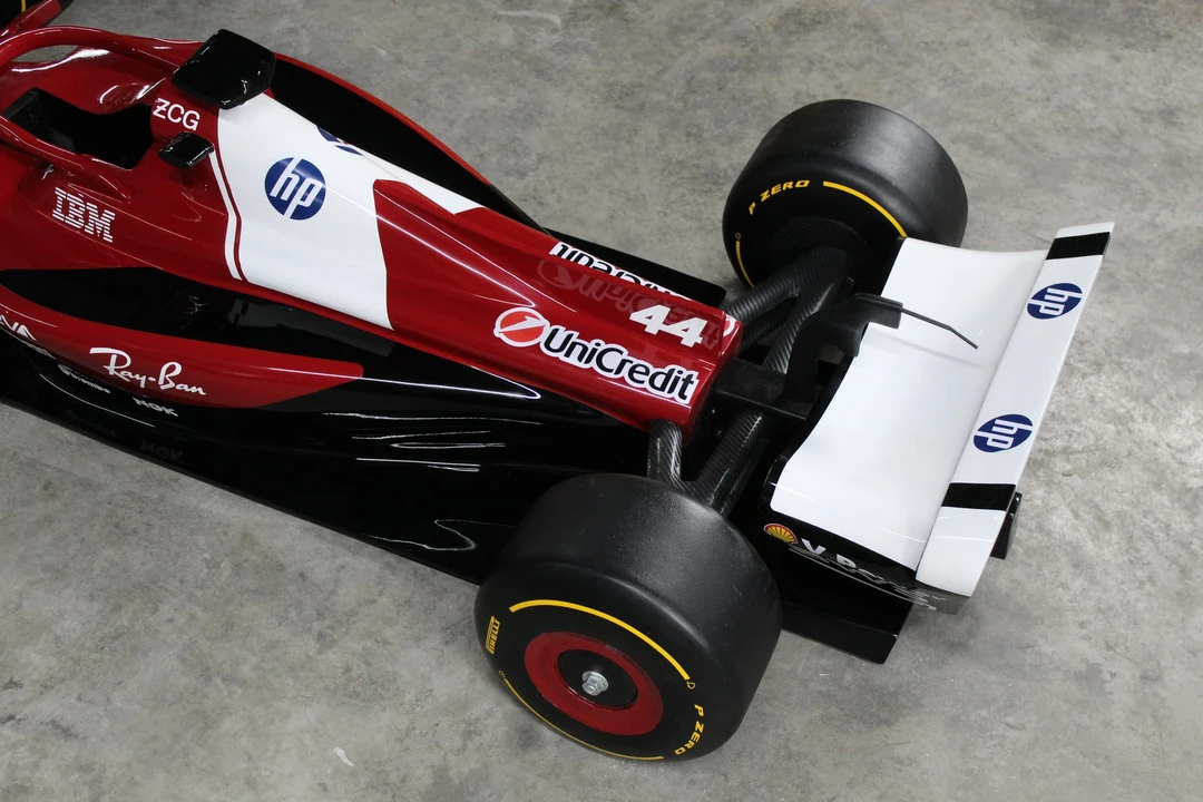 Parts & Memorabilia Scale Models - Image 22 of 31