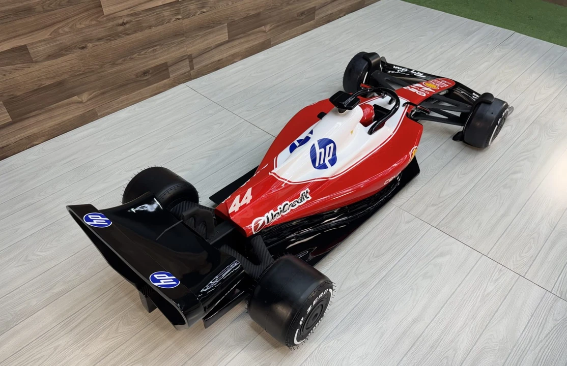 Parts & Memorabilia Scale Models - Image 2 of 3