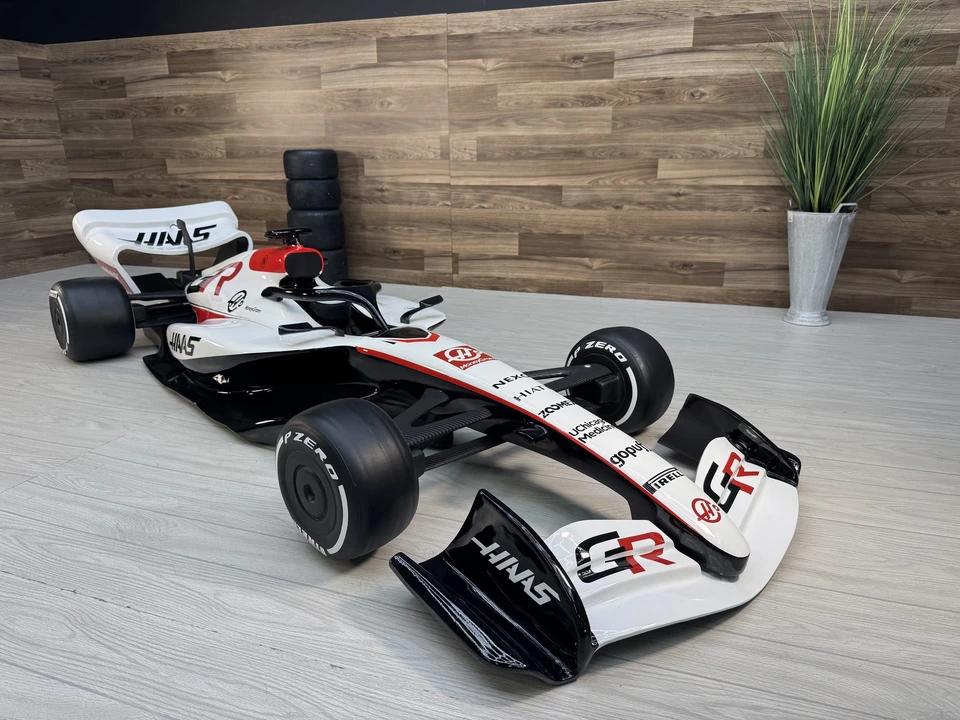 Parts & Memorabilia Scale Models - Image 11 of 31