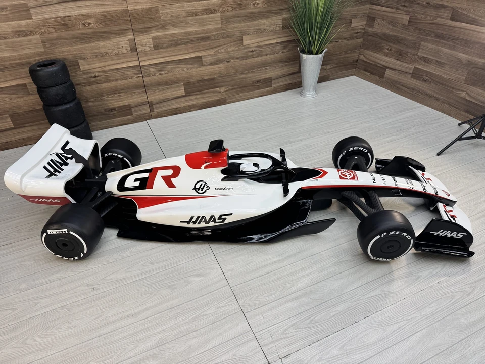 Parts & Memorabilia Scale Models - Image 10 of 31