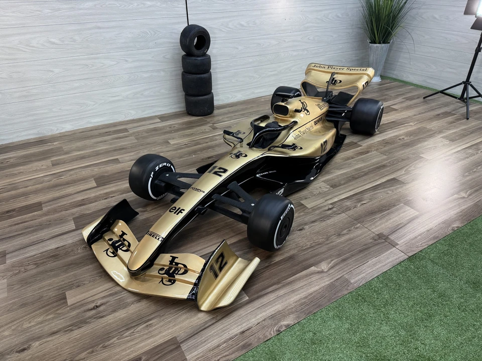 Parts & Memorabilia Scale Models - Image 3 of 31