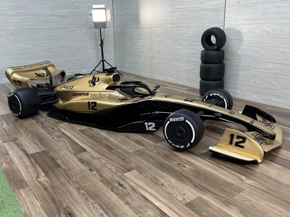 Parts & Memorabilia Scale Models - Image 9 of 31