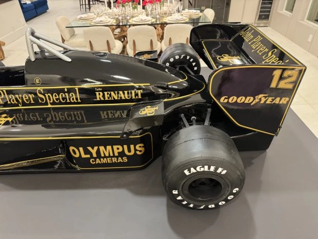 Parts & Memorabilia Scale Models - Image 3 of 5