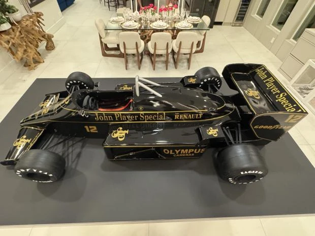 Parts & Memorabilia Scale Models - Image 2 of 5