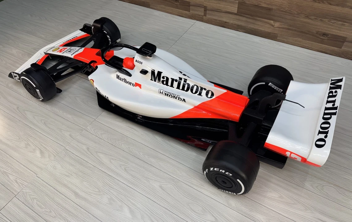 Parts & Memorabilia Scale Models - Image 2 of 4