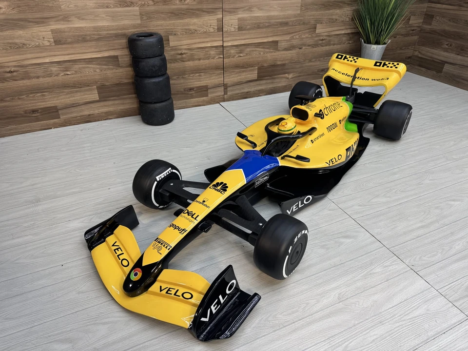 Parts & Memorabilia Scale Models - Image 2 of 31