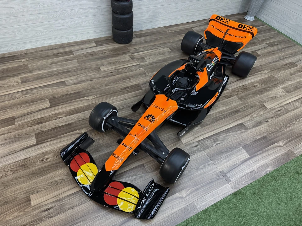 Parts & Memorabilia Scale Models - Image 2 of 31