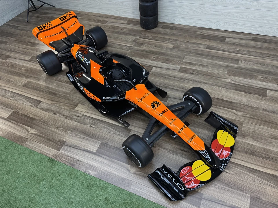 Parts & Memorabilia Scale Models - Image 9 of 31