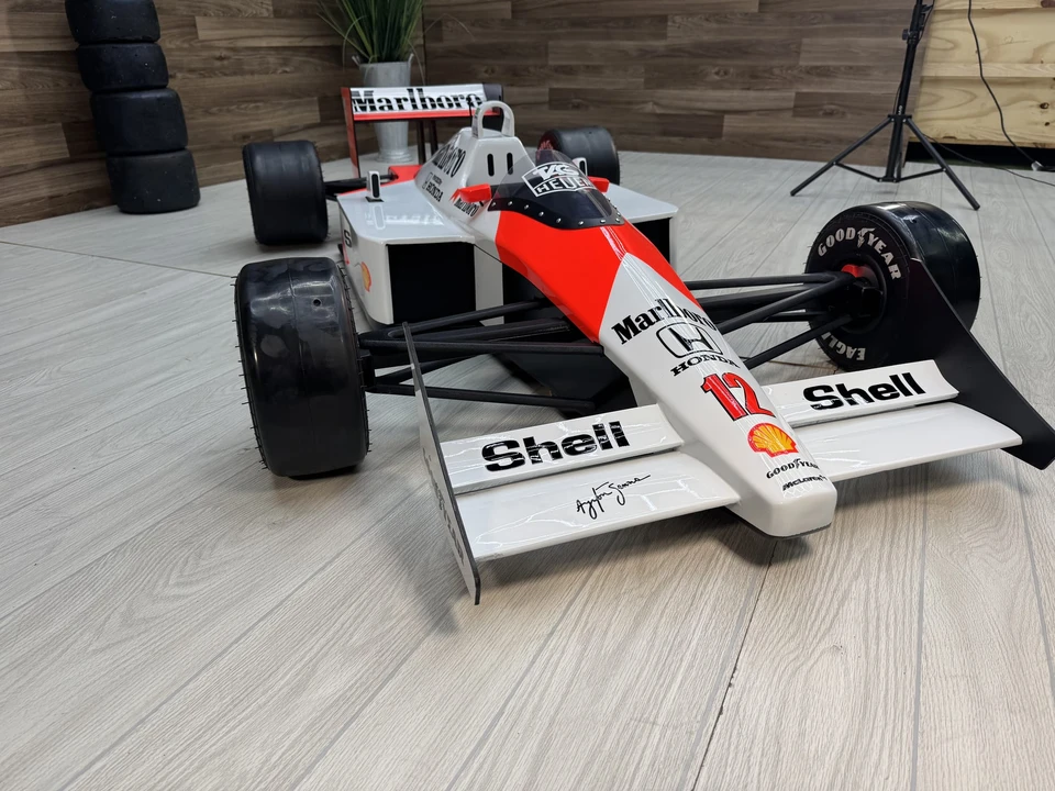 Parts & Memorabilia Scale Models - Image 12 of 31