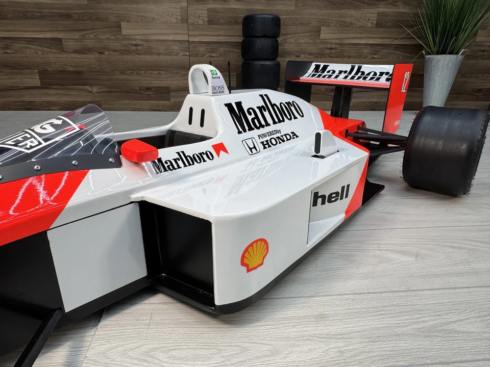 Parts & Memorabilia Scale Models - Image 17 of 31