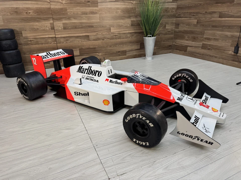 Parts & Memorabilia Scale Models - Image 13 of 31