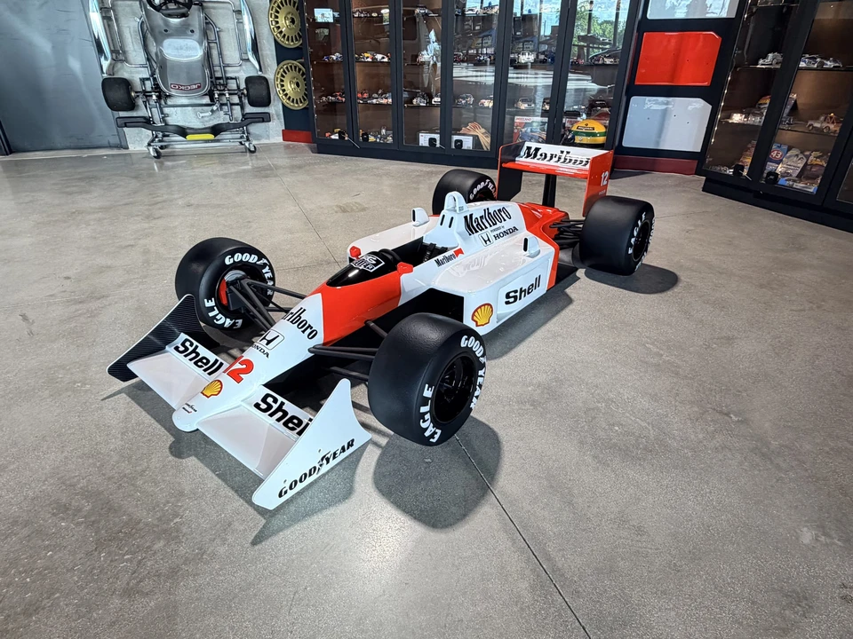 Parts & Memorabilia Scale Models - Image 4 of 20