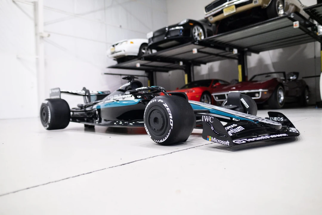 Parts & Memorabilia Scale Models - Image 24 of 31