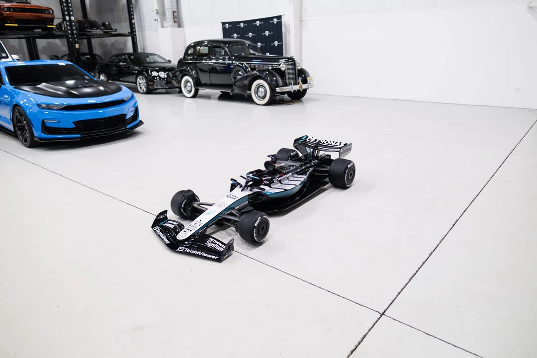 Parts & Memorabilia Scale Models - Image 2 of 31