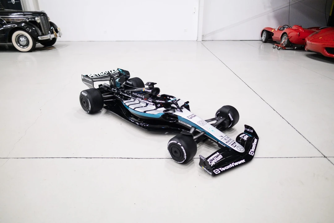 Parts & Memorabilia Scale Models - Image 27 of 31