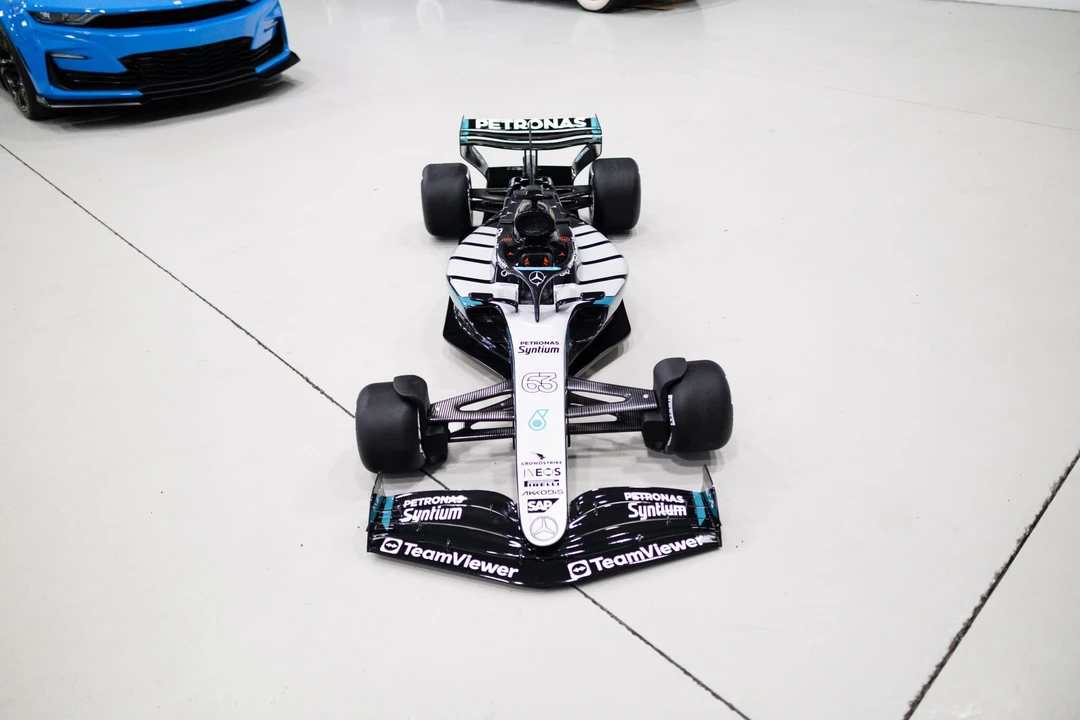 Parts & Memorabilia Scale Models - Image 30 of 31