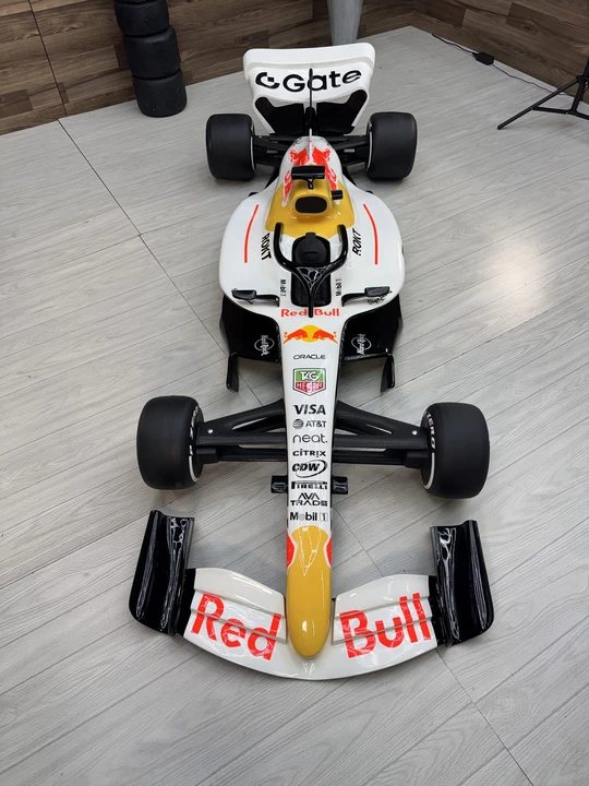Parts & Memorabilia Scale Models - Image 13 of 31