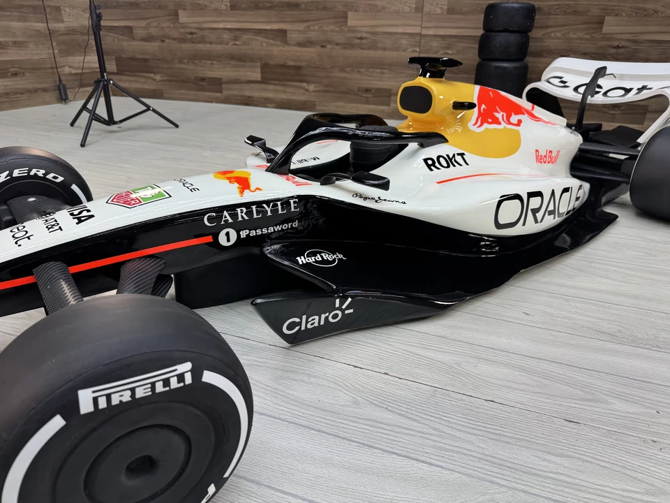 Parts & Memorabilia Scale Models - Image 21 of 31