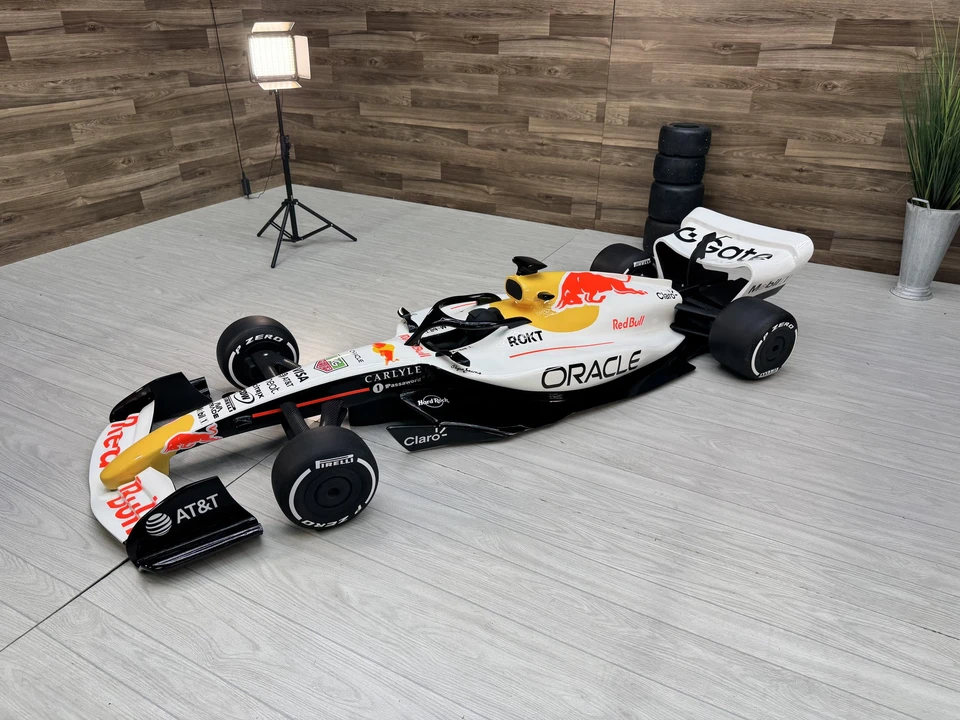 Parts & Memorabilia Scale Models - Image 8 of 31