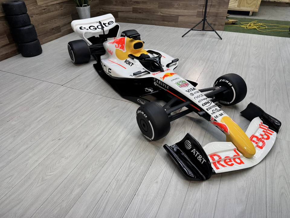 Parts & Memorabilia Scale Models - Image 12 of 31