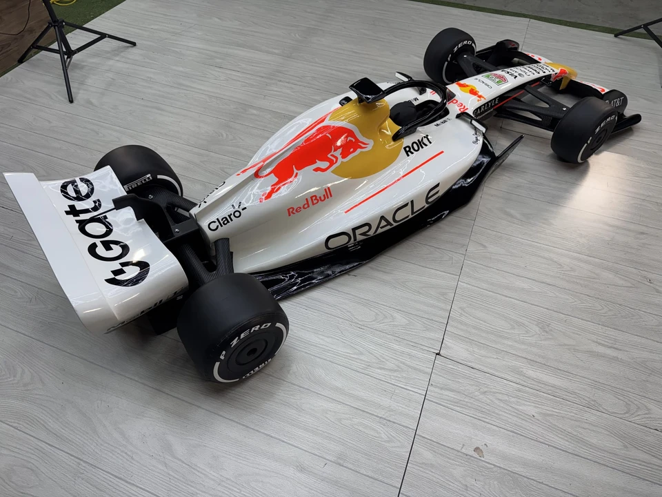 Parts & Memorabilia Scale Models - Image 10 of 31