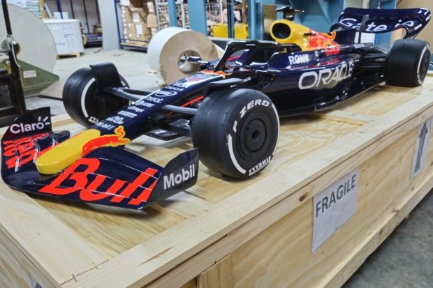 Parts & Memorabilia Scale Models - Image 3 of 3