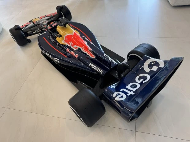 Parts & Memorabilia Scale Models - Image 2 of 4