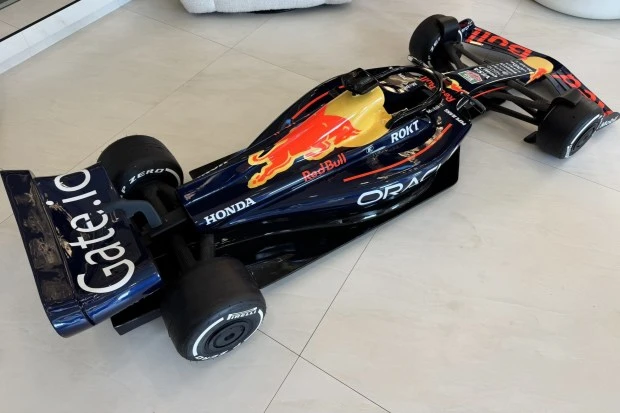 Parts & Memorabilia Scale Models - Image 2 of 4