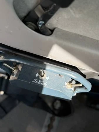 2009 Toyota Sienna - Image 9 of 28