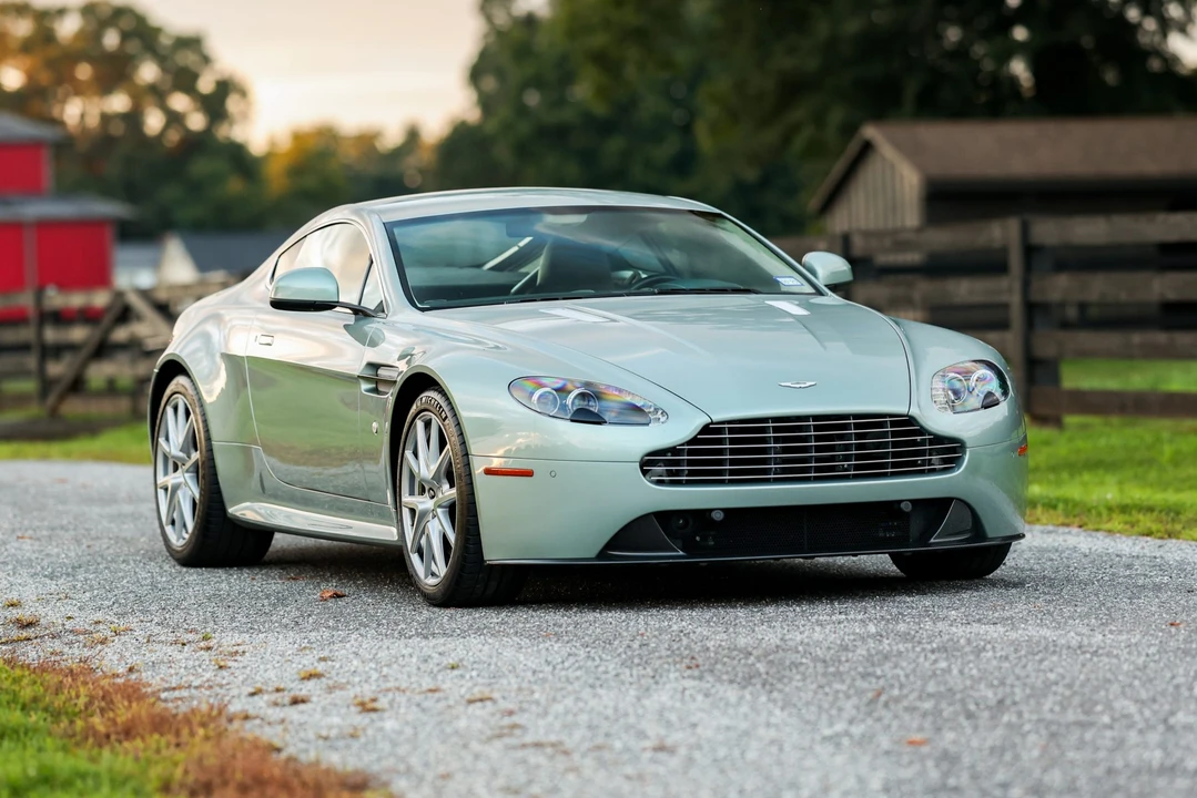 2012 Aston Martin V8 Vantage (2006-2017) - Image 29 of 31