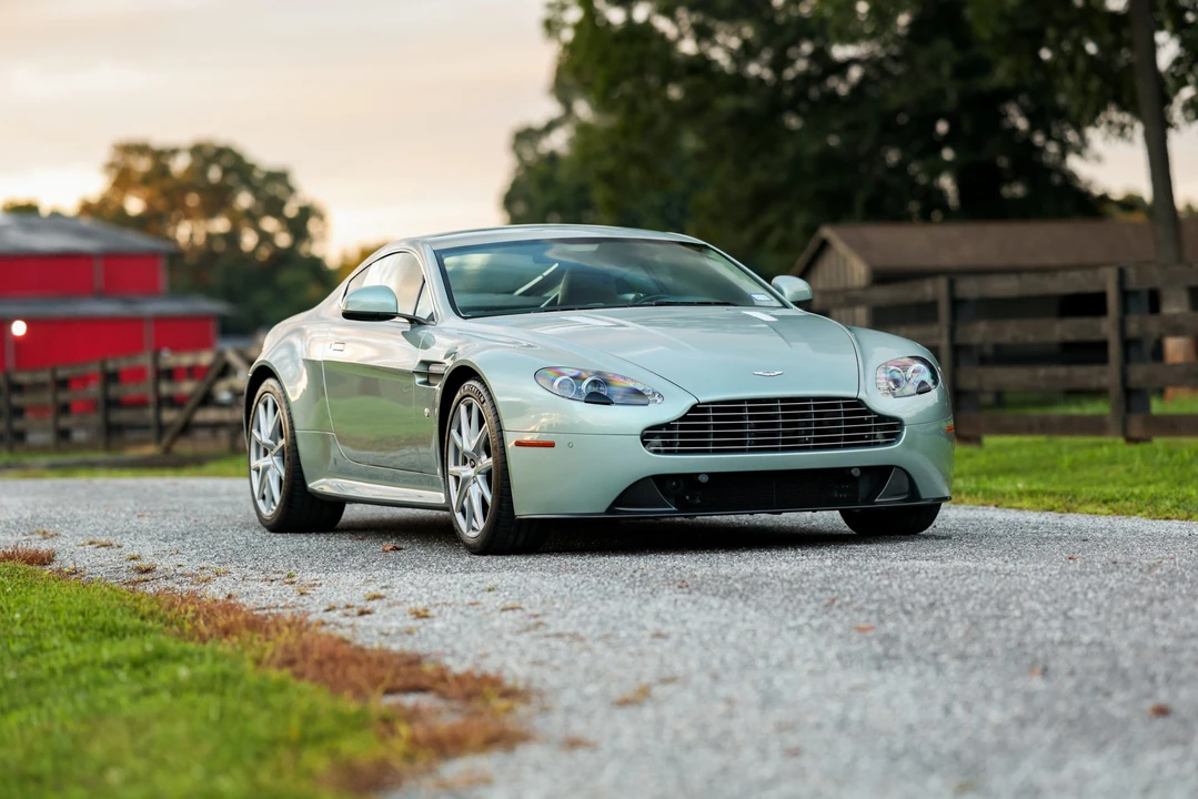2012 Aston Martin V8 Vantage (2006-2017) - Image 28 of 31