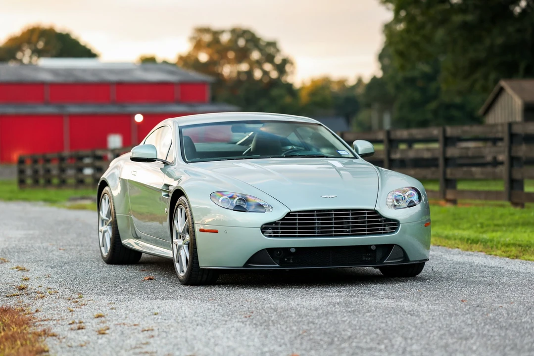 2012 Aston Martin V8 Vantage (2006-2017) - Image 30 of 31