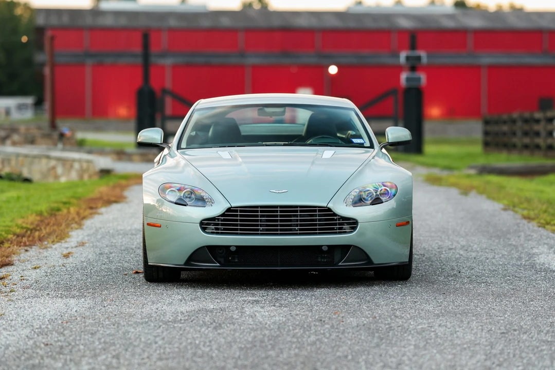 2012 Aston Martin V8 Vantage (2006-2017) - Image 25 of 31