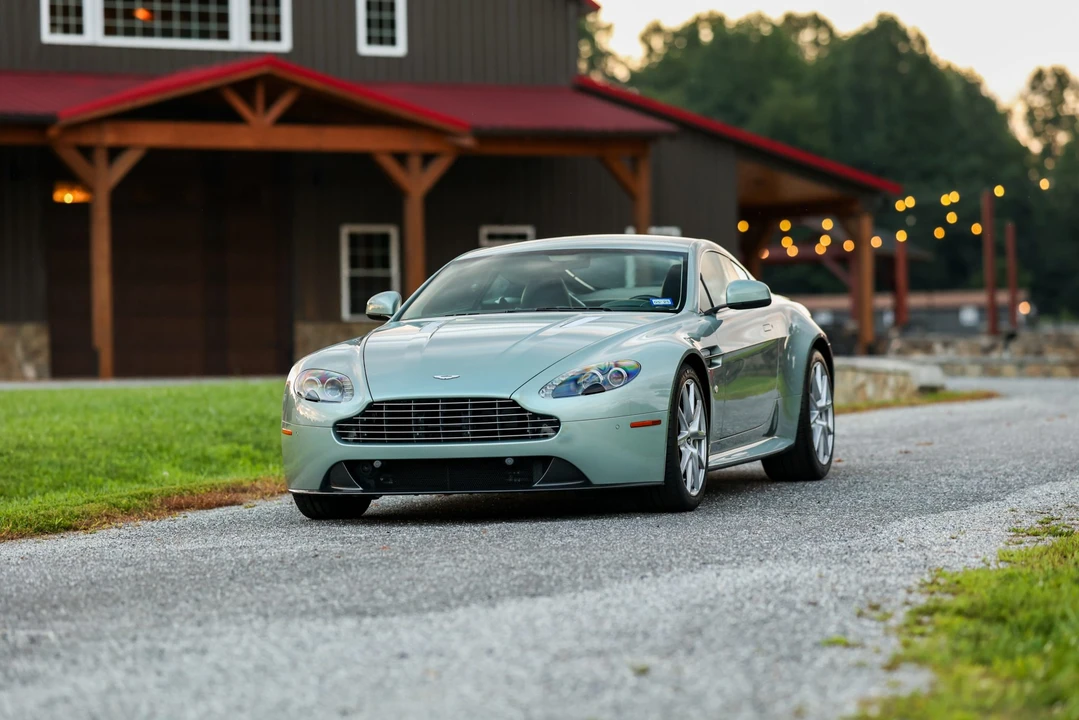 2012 Aston Martin V8 Vantage (2006-2017) - Image 17 of 31