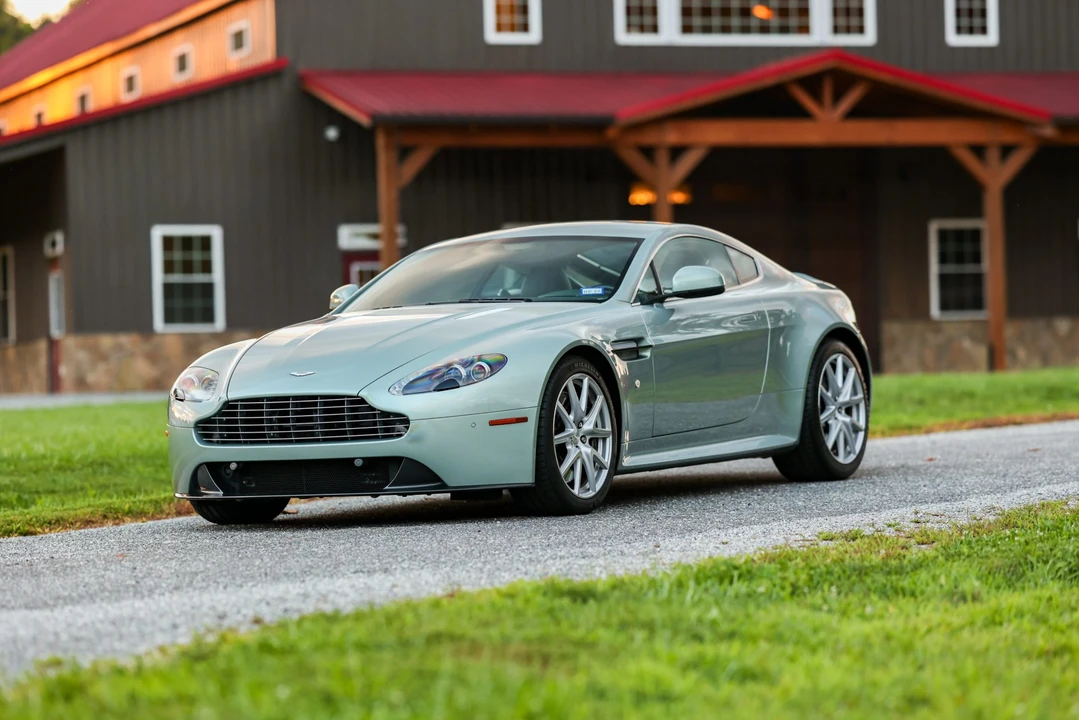 2012 Aston Martin V8 Vantage (2006-2017) - Image 9 of 31
