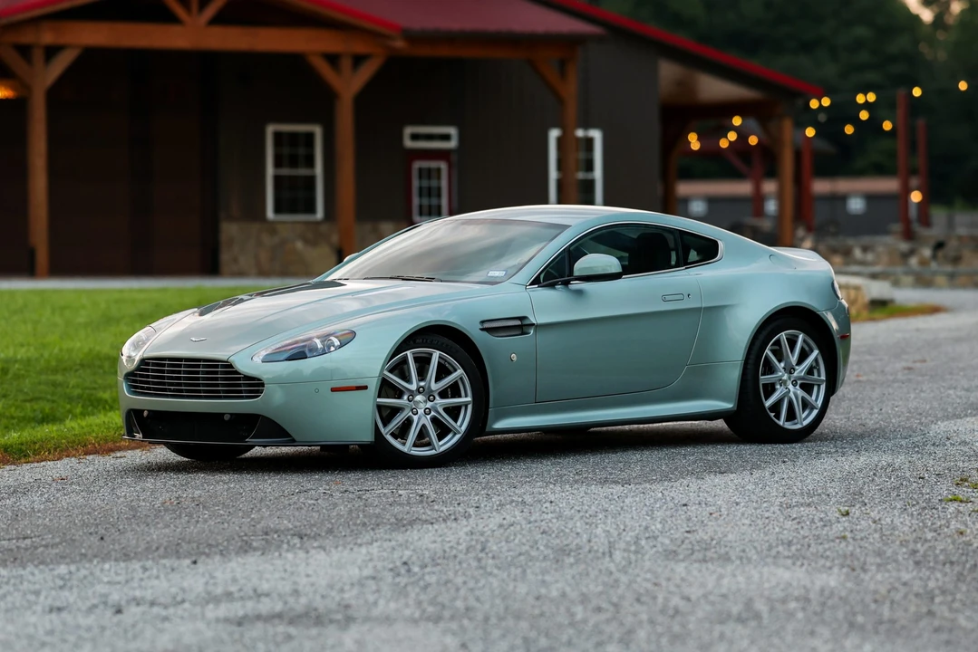 2012 Aston Martin V8 Vantage (2006-2017) - Image 2 of 31