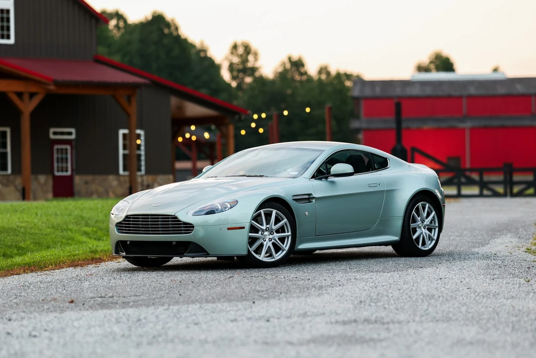2012 Aston Martin V8 Vantage (2006-2017) - Image 8 of 31