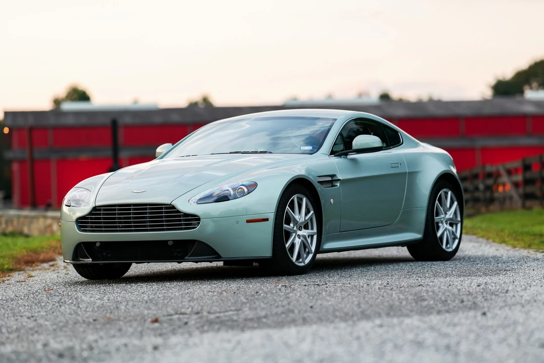 2012 Aston Martin V8 Vantage (2006-2017) - Image 7 of 31