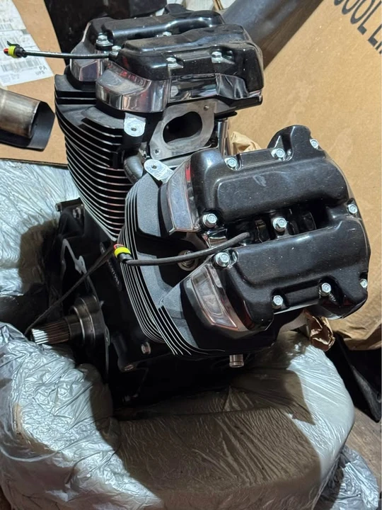 Parts & Memorabilia Engines - Image 3 of 4