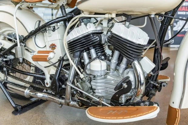 Harley-Davidson Small Twin Flathead - Image 5 of 9