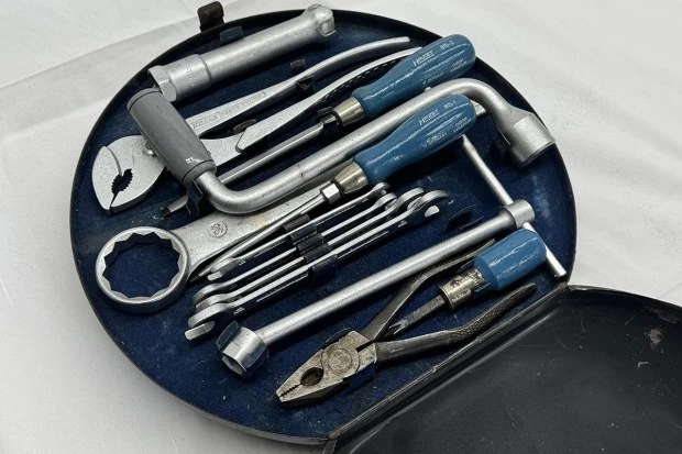 Parts & Memorabilia Tools - Image 4 of 4