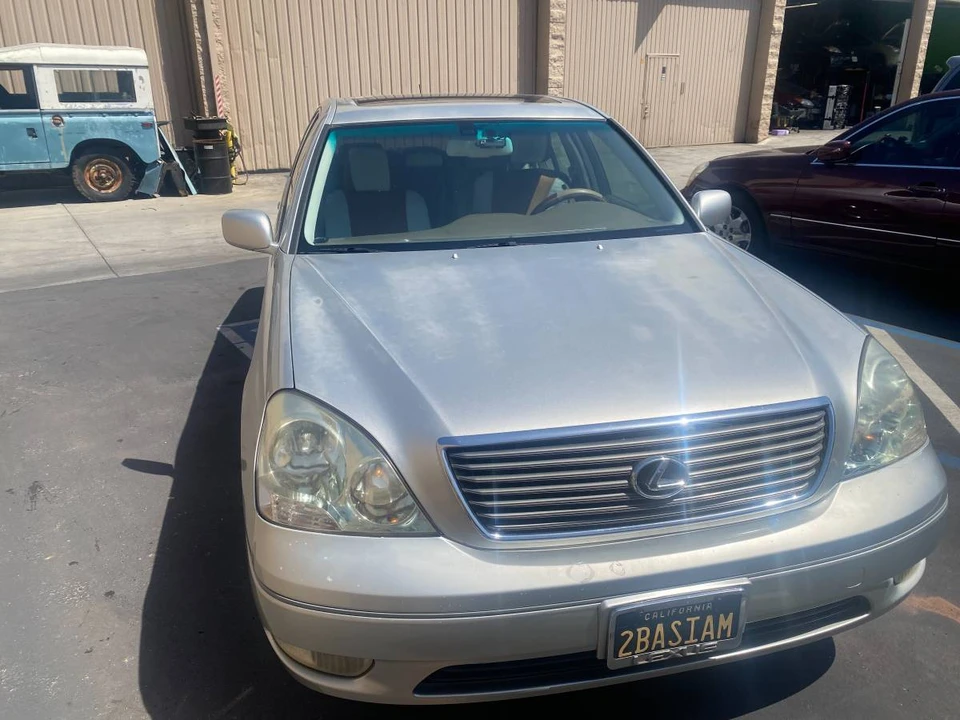 2001 Lexus LS 3rd Gen - Image 6 of 6