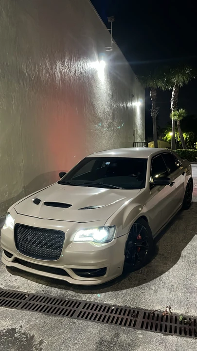 2012 Chrysler 300 (2005-2023) - Image 7 of 31
