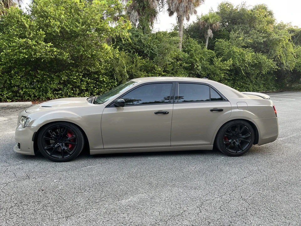 2012 Chrysler 300 (2005-2023) - Image 30 of 31