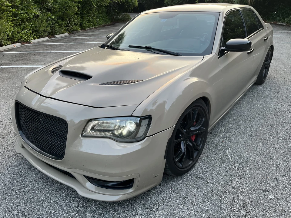 2012 Chrysler 300 (2005-2023) - Image 6 of 31