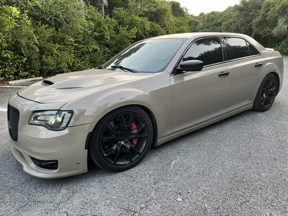 2012 Chrysler 300 (2005-2023) - Image 2 of 31