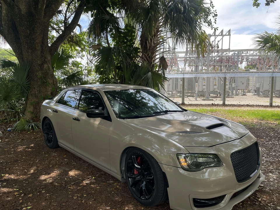 2012 Chrysler 300 (2005-2023) - Image 20 of 31