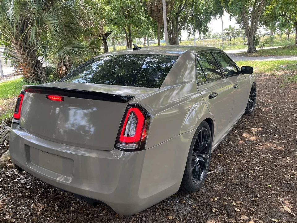 2012 Chrysler 300 (2005-2023) - Image 25 of 31