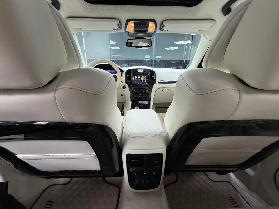 2015 Chrysler 300 (2005-2023) - Image 23 of 31